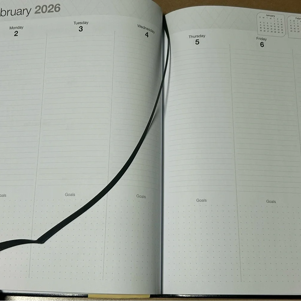 Sorrento Black Weekly Planner 2025-2026